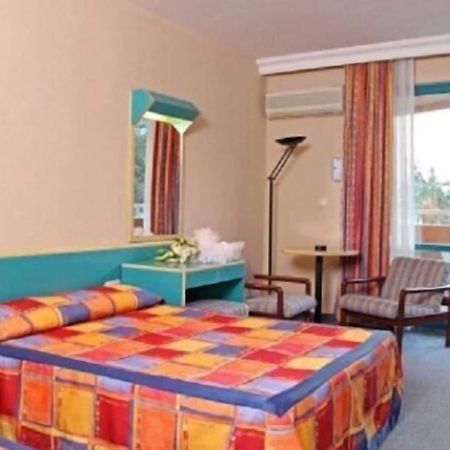 Merlin Beach Park Hotel Tosmur Экстерьер фото