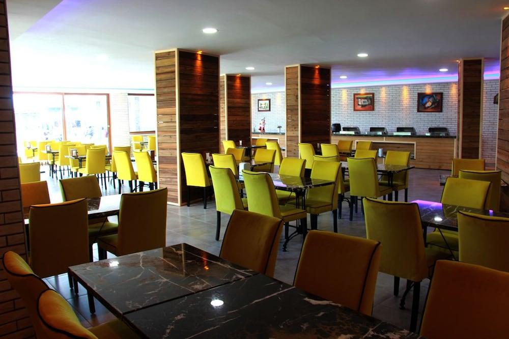 Merlin Beach Park Hotel Tosmur Экстерьер фото